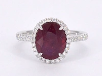 Witgouden entourage ring met diamanten en robijn - afbeelding 8 van  11