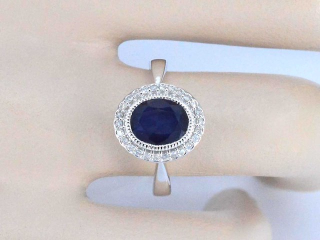 Witgouden entourage ring met diamanten en saffier - afbeelding 3 van  10