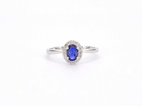 Witgouden entourage ring met diamanten en saffier - afbeelding 11 van  13