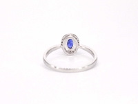 Witgouden entourage ring met diamanten en saffier - afbeelding 12 van  13