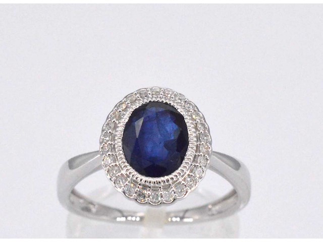 Witgouden entourage ring met diamanten en saffier - afbeelding 1 van  10