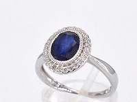 Witgouden entourage ring met diamanten en saffier - afbeelding 6 van  10