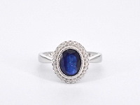 Witgouden entourage ring met diamanten en saffier - afbeelding 8 van  10