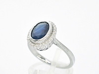 Witgouden entourage ring met diamanten en saffier - afbeelding 5 van  11