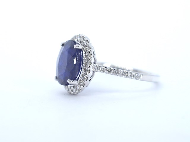 Witgouden entourage ring met diamanten en saffier - afbeelding 3 van  9