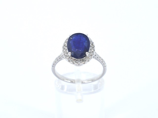 Witgouden entourage ring met diamanten en saffier - afbeelding 5 van  9