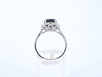 Witgouden entourage ring met diamanten en saffier - afbeelding 7 van  9