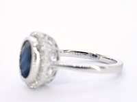 Witgouden entourage ring met diamanten en saffier - afbeelding 11 van  11