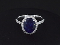 Witgouden entourage ring met diamanten en saffier - afbeelding 4 van  5