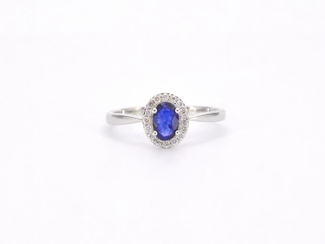 Witgouden entourage ring met diamanten en saffier - afbeelding 11 van  14