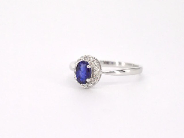 Witgouden entourage ring met diamanten en saffier - afbeelding 13 van  14
