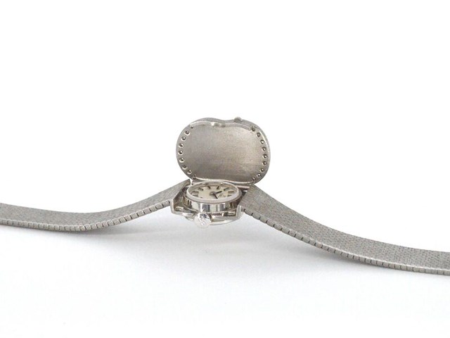 Witgouden entourage ring met diamanten en zuidzee parel - afbeelding 12 van  12