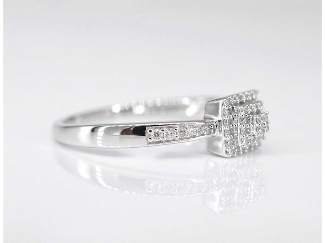 Witgouden entourage ring met diamanten - afbeelding 4 van  8