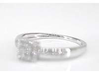 Witgouden entourage ring met diamanten - afbeelding 6 van  8