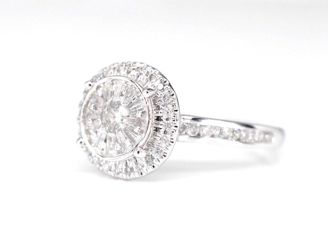 Witgouden entourage ring met diamanten - afbeelding 5 van  6