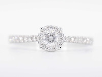 Witgouden entourage ring met diamanten - afbeelding 1 van  6