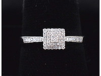 Witgouden entourage ring met diamanten - afbeelding 8 van  8