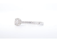 Witgouden entourage ring met diamanten - afbeelding 4 van  7