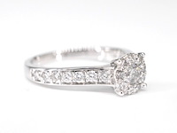 Witgouden entourage ring met diamanten - afbeelding 3 van  6