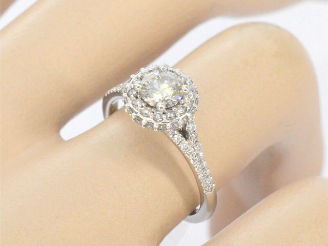 Witgouden entourage ring met diamanten - afbeelding 4 van  11