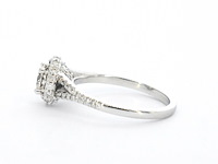 Witgouden entourage ring met diamanten - afbeelding 7 van  11