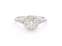 Witgouden entourage ring met diamanten - afbeelding 8 van  11