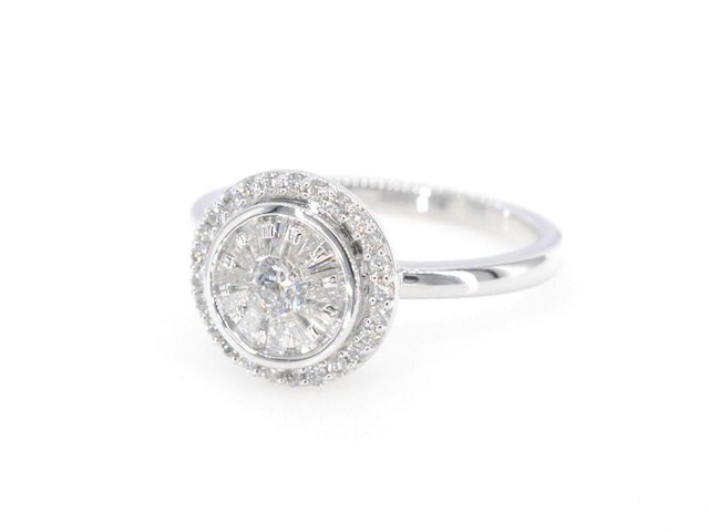 Witgouden entourage ring met diamanten - afbeelding 1 van  8
