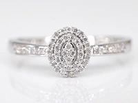 Witgouden entourage ring met diamanten