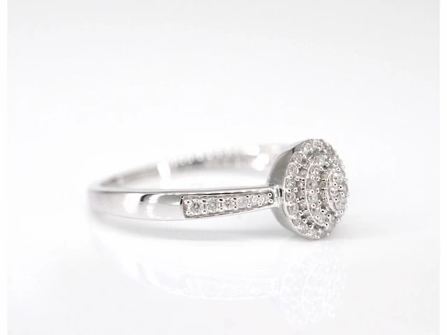 Witgouden entourage ring met diamanten - afbeelding 4 van  8