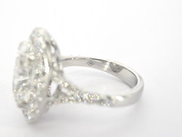 Witgouden entourage ring met een ovaal van 5.00 carat - afbeelding 9 van  10