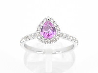 Witgouden entourage ring met een roze saffier