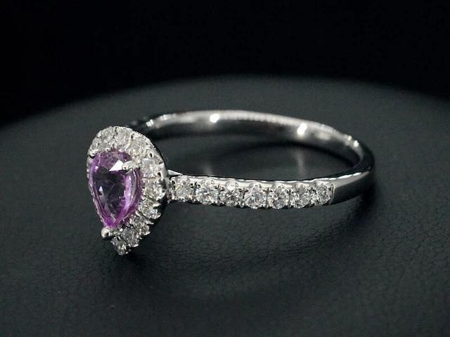 Witgouden entourage ring met een roze saffier - afbeelding 2 van  7