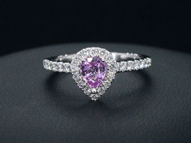 Witgouden entourage ring met een roze saffier - afbeelding 4 van  7