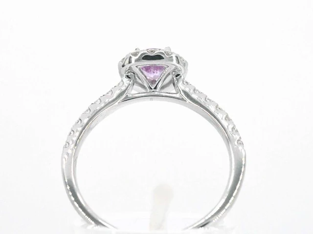 Witgouden entourage ring met een roze saffier - afbeelding 6 van  7