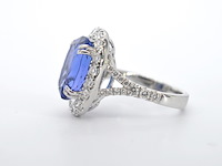 Witgouden entourage ring met een tanzaniet van 7.00 carat - afbeelding 2 van  13