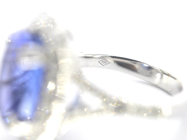 Witgouden entourage ring met een tanzaniet van 7.00 carat - afbeelding 11 van  13