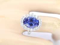 Witgouden entourage ring met een tanzaniet van 7.00 carat - afbeelding 6 van  13