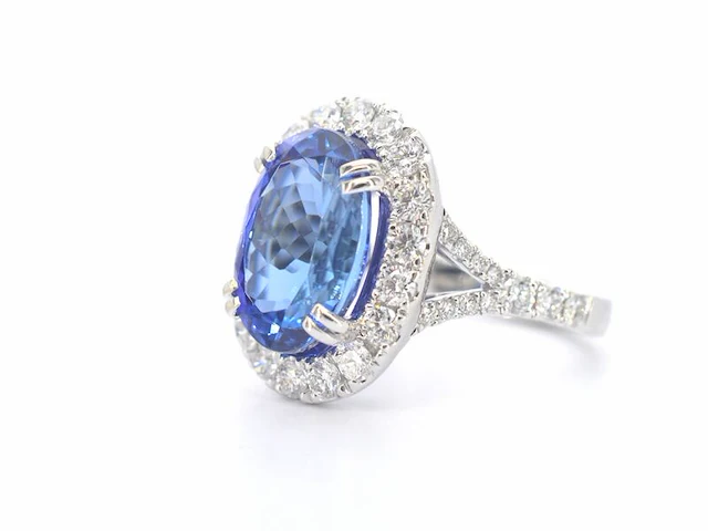 Witgouden entourage ring met een tanzaniet van 7.00 carat - afbeelding 7 van  13