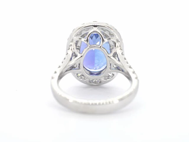 Witgouden entourage ring met een tanzaniet van 7.00 carat - afbeelding 10 van  13