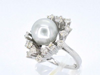 Witgouden entourage ring met natuurlijke diamanten en een bijzondere zuidzee parel - afbeelding 4 van  10