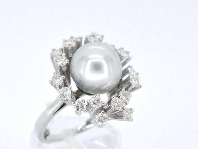 Witgouden entourage ring met natuurlijke diamanten en een bijzondere zuidzee parel - afbeelding 5 van  10