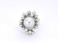 Witgouden entourage ring met natuurlijke diamanten en een bijzondere zuidzee parel - afbeelding 7 van  10