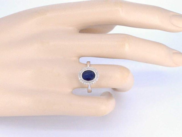 Witgouden entourage ring met natuurlijke diamanten en saffier - afbeelding 5 van  11