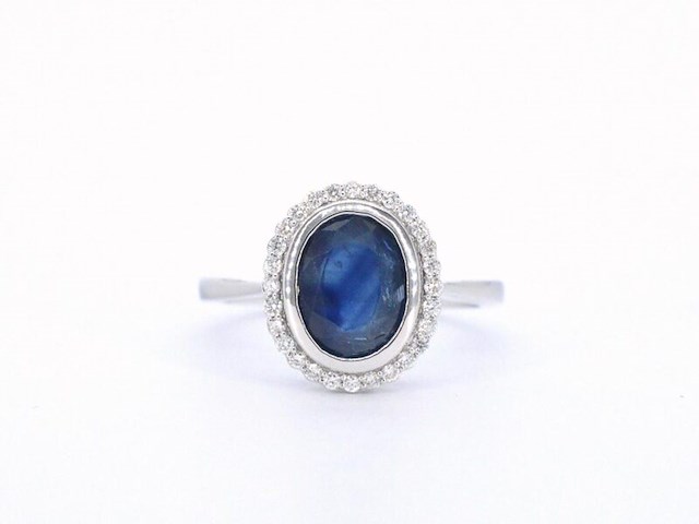 Witgouden entourage ring met natuurlijke diamanten en saffier - afbeelding 8 van  11