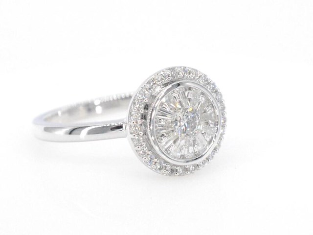 Witgouden entourage ring met natuurlijke diamanten - afbeelding 2 van  8