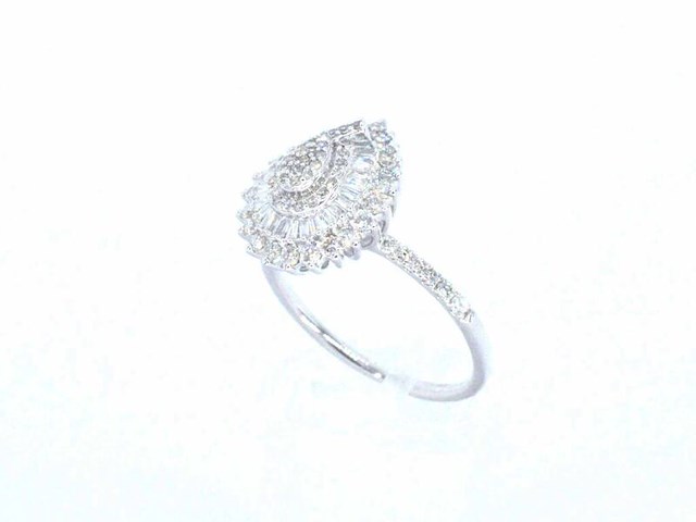 Witgouden entourage ring met natuurlijke diamanten - afbeelding 3 van  9