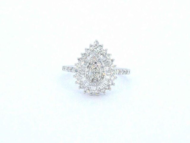Witgouden entourage ring met natuurlijke diamanten - afbeelding 5 van  9