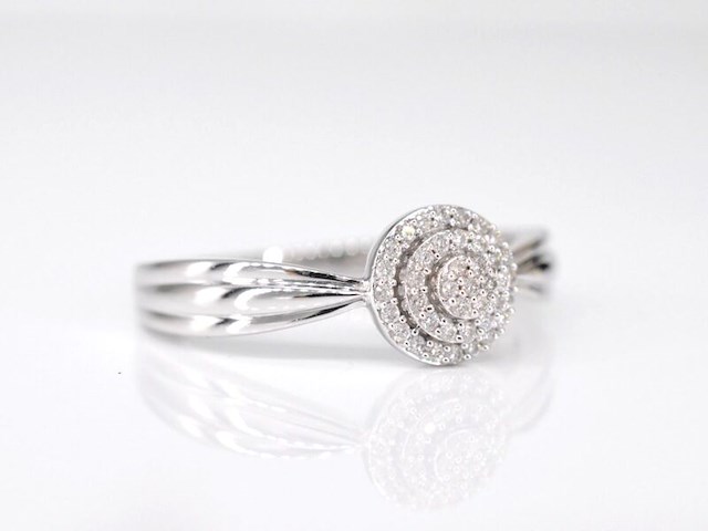 Witgouden entourage ring met natuurlijke diamanten - afbeelding 7 van  9