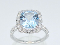 Witgouden entourage ring met natuurlijke topaas en diamanten - afbeelding 7 van  9