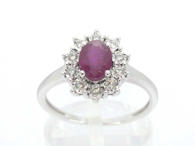 Witgouden entourage ring met robijn en diamanten - afbeelding 1 van  8